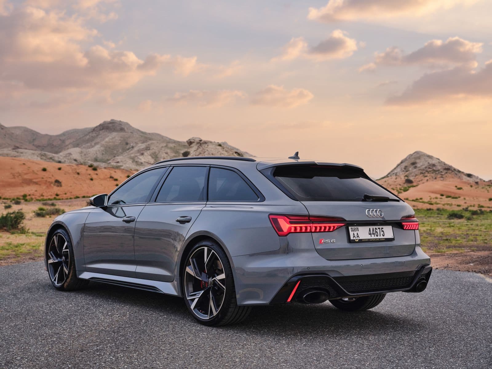 Audi RS6 — alternate view
