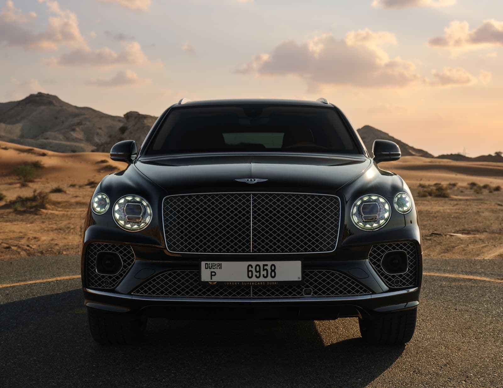 Bentley Bentayga black — 2 of 10