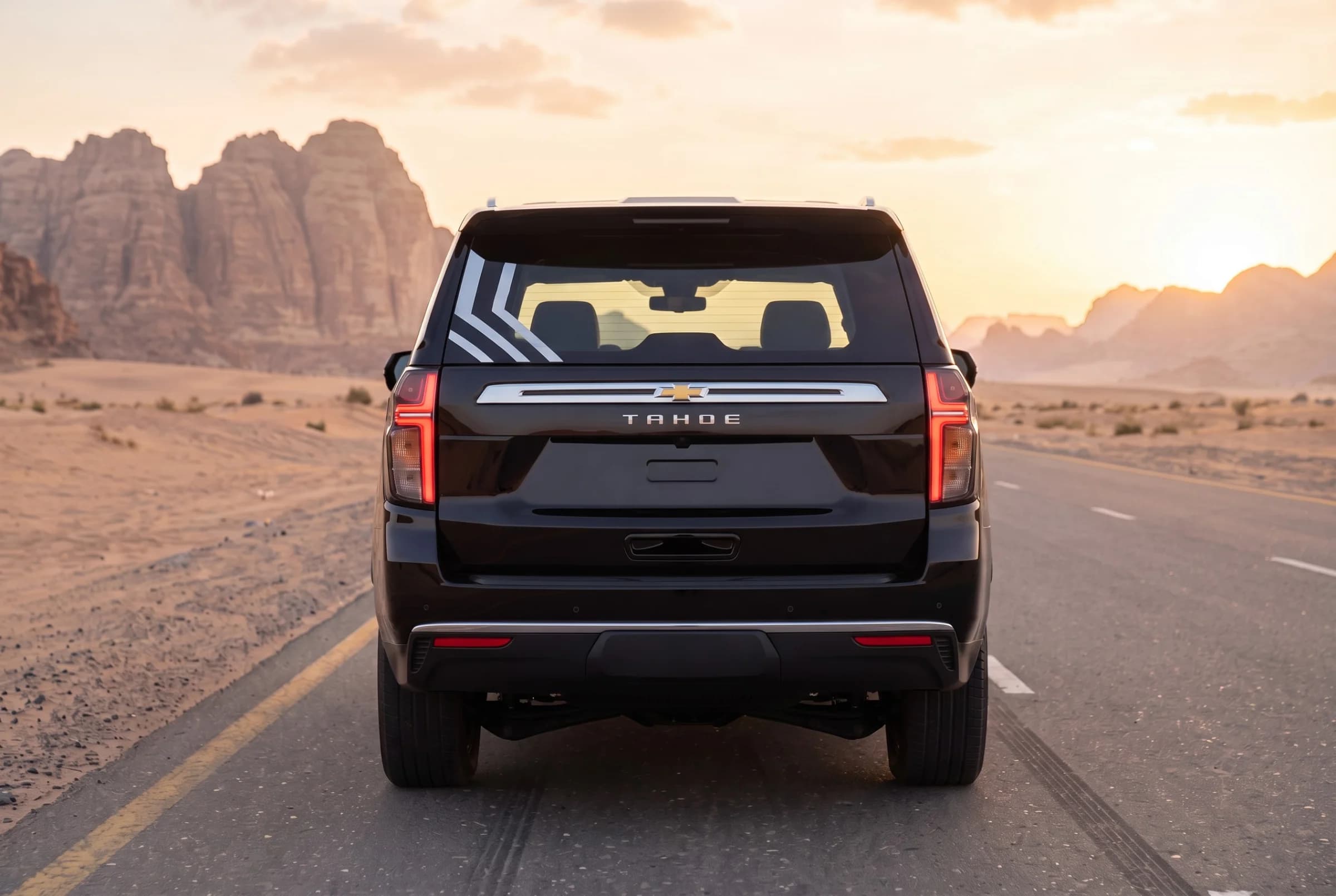 Chevrolet Tahoe — 2 of 8