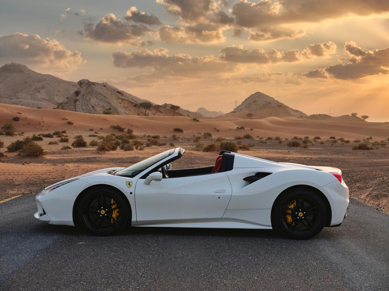 Ferrari 488 Spyder White — 3 of 5