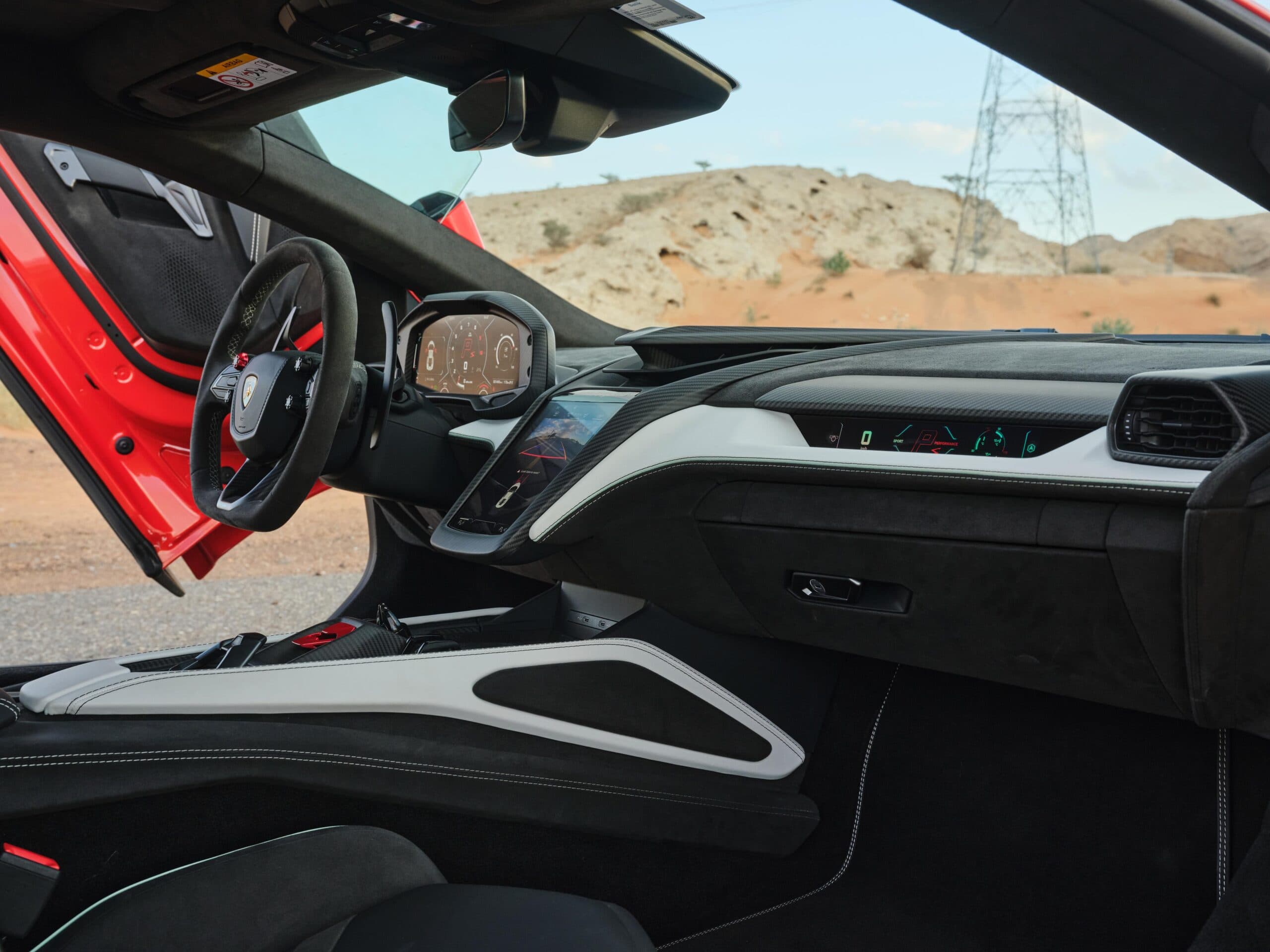 Lamborghini Revuelto — 11 of 14