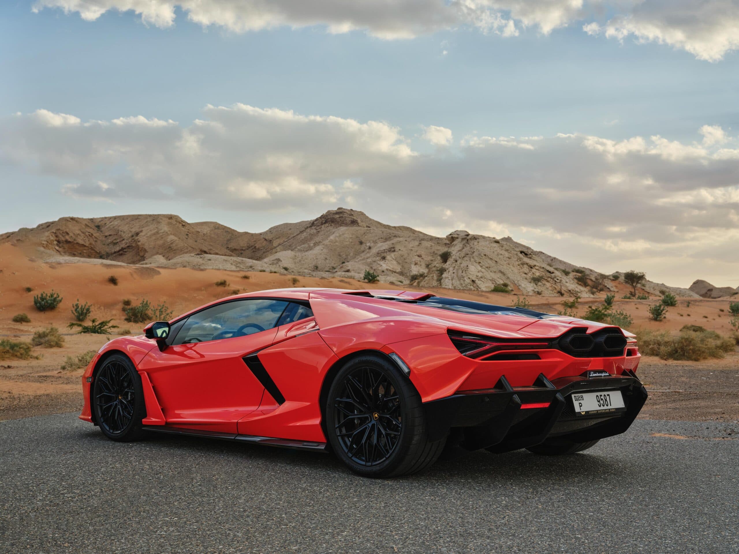 Lamborghini Revuelto — 12 of 14