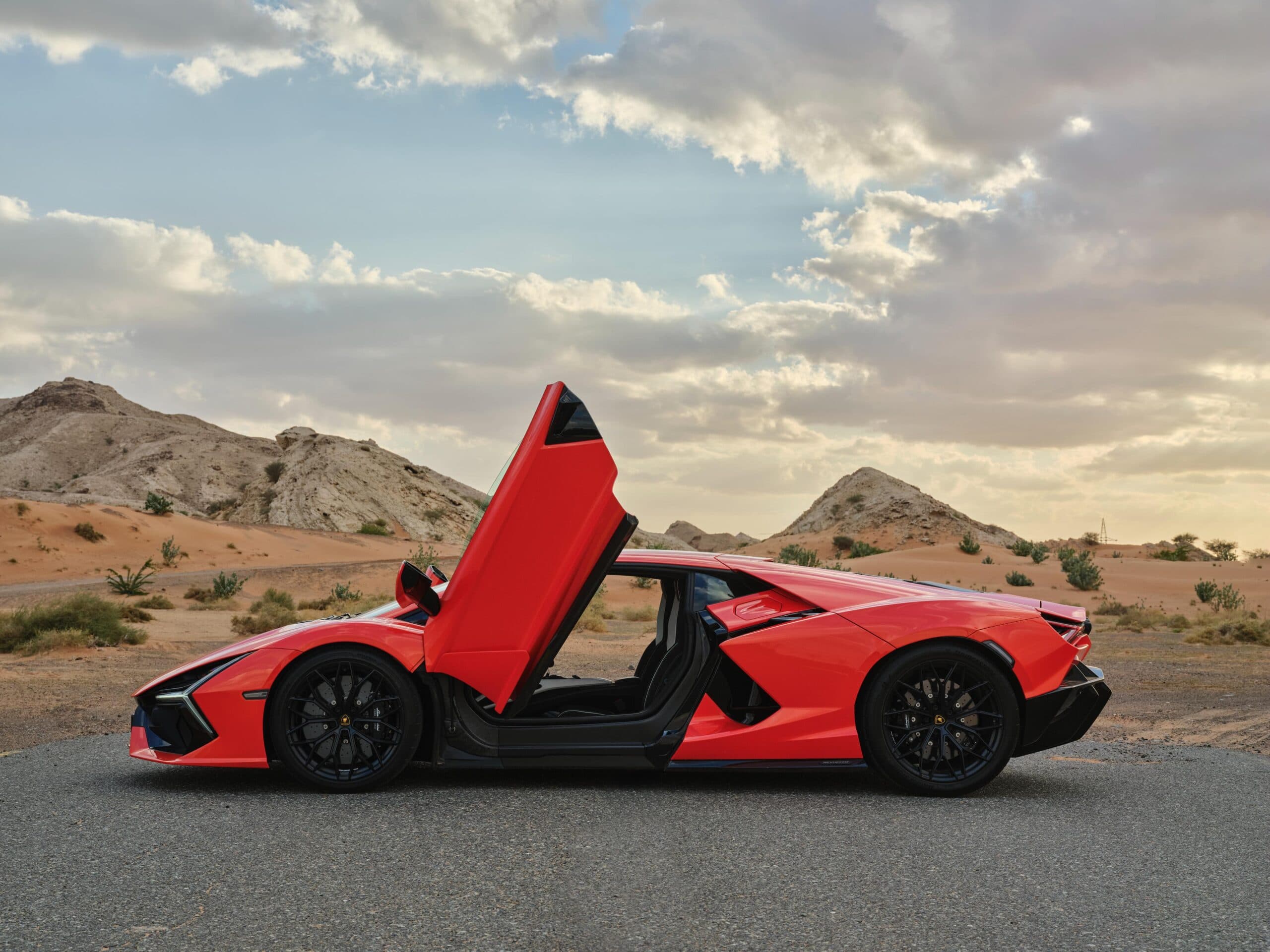 Lamborghini Revuelto — 7 of 14