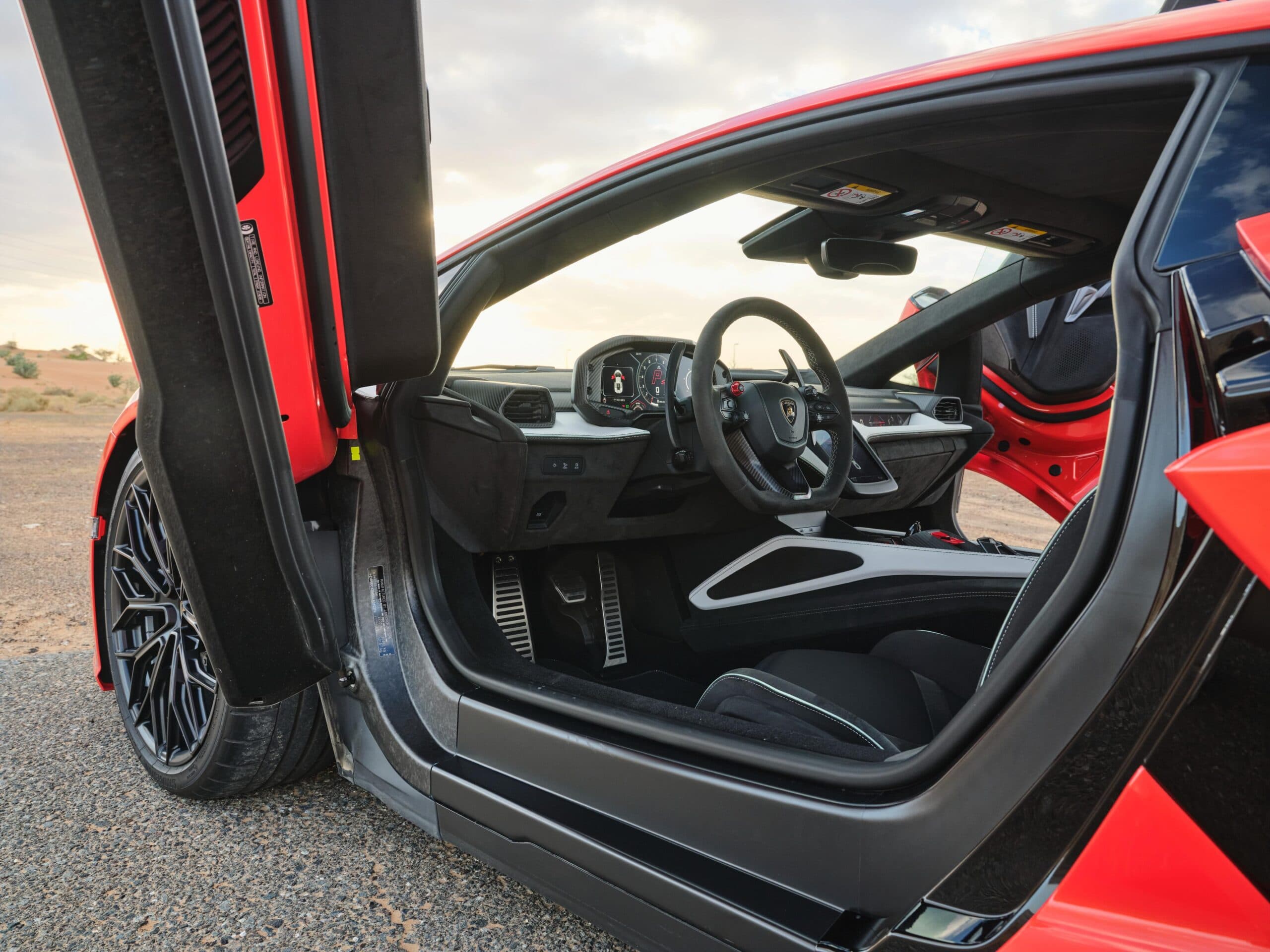 Lamborghini Revuelto — 8 of 14