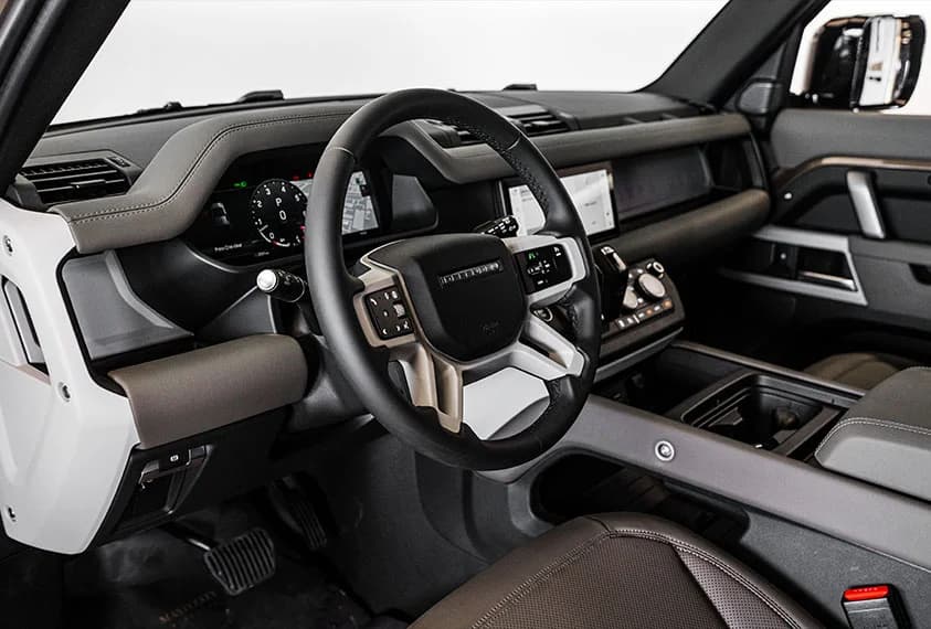 Land Rover Defender — 6 of 7