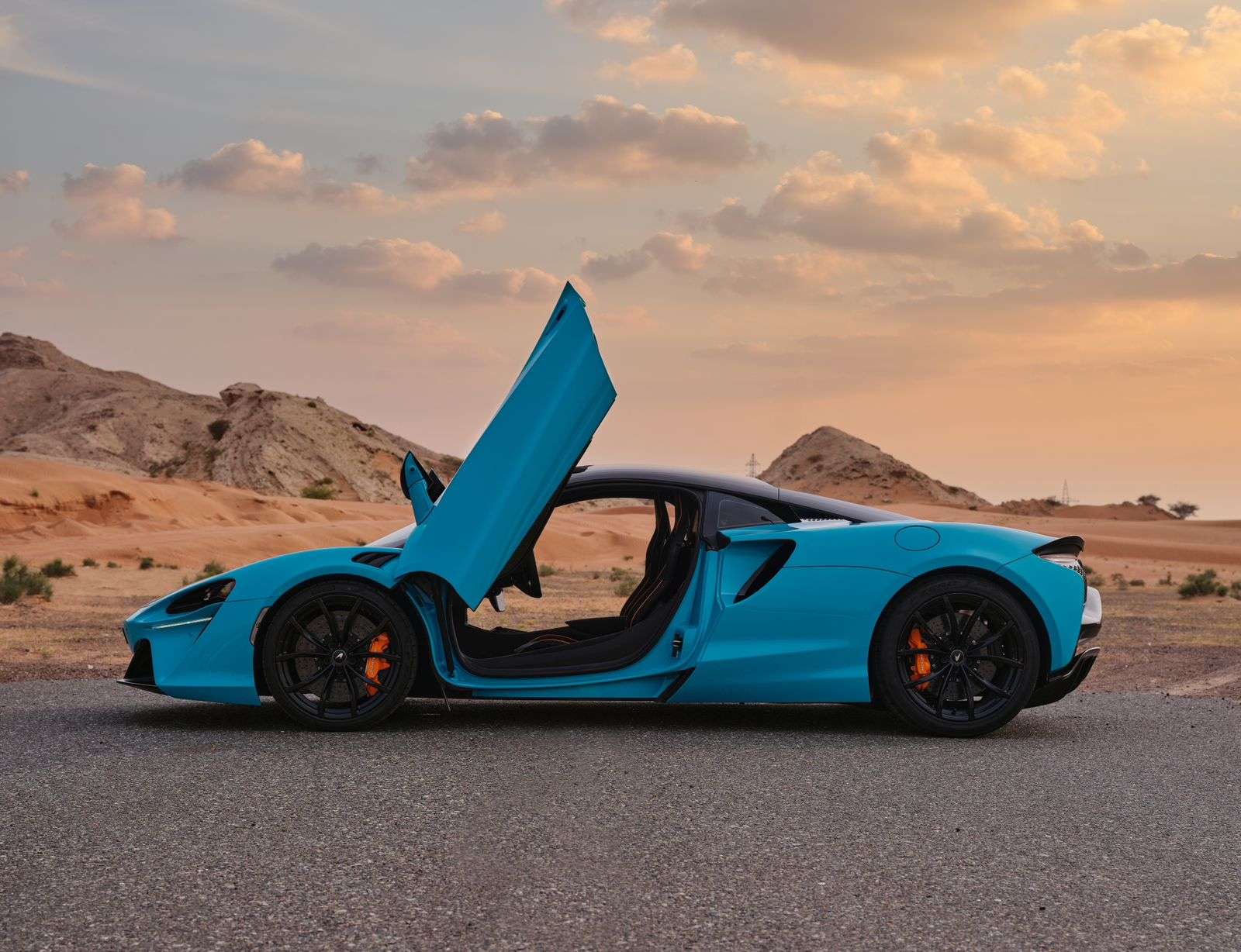 Mclaren Artura — 3 of 11