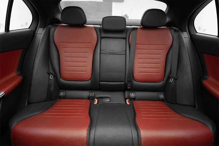 Mercedes C200 — 6 of 9