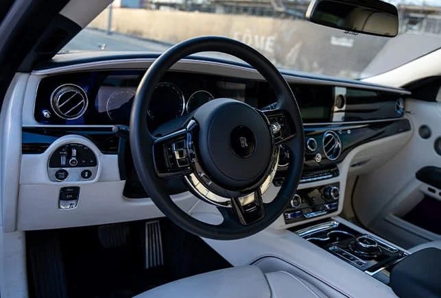 Rolls Royce Ghost — 4 of 7